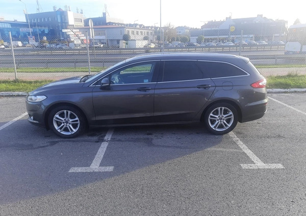 Ford Mondeo cena 60554 przebieg: 150000, rok produkcji 2016 z Kraków małe 56